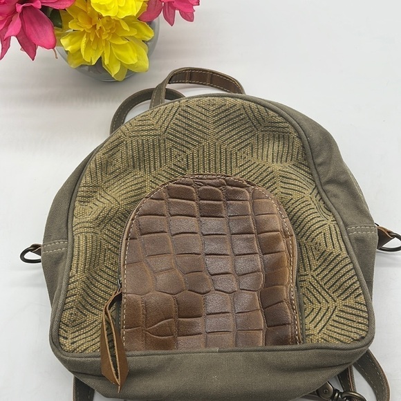 Bhrayna Bags Croc Canvas Backpack BRN2487C main image 4